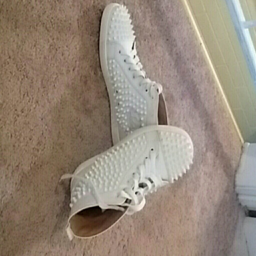 Lou boutin white shoes